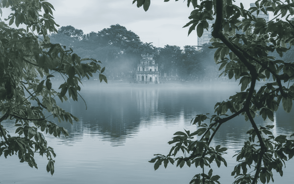 Hồ Hoàn Kiếm (hồ Gươm)